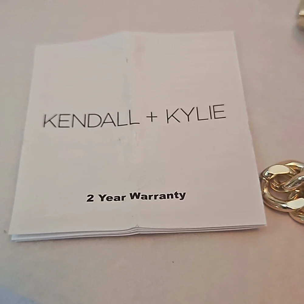 KENDALL & KYLIE Watch and Bracelet gift 🎁 set - Picture 9 of 9